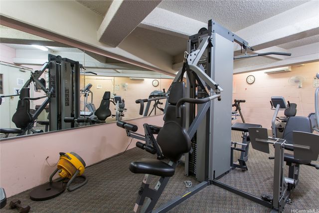 469 Ena Road 2103, Honolulu, HI 96815