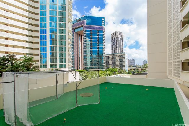 469 Ena Road 2103, Honolulu, HI 96815