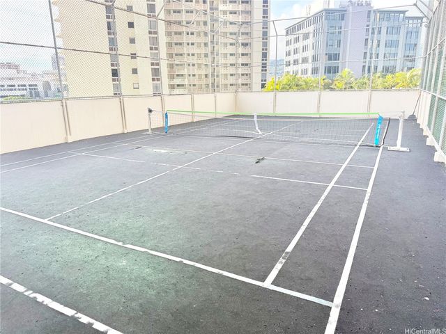 469 Ena Road 2103, Honolulu, HI 96815