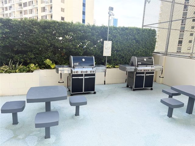 469 Ena Road 2103, Honolulu, HI 96815