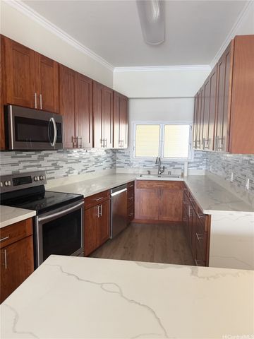 469 Ena Road 2103, Honolulu, HI 96815