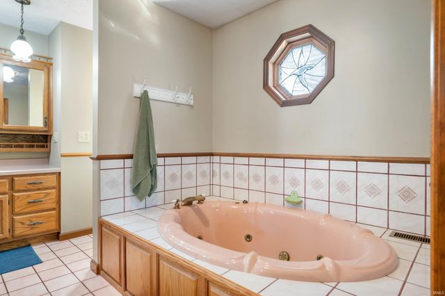 203 Westwood Drive, Hartford City, IN 47348