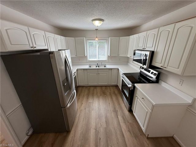 1905 Winding Ridge Road, Winston-salem, NC 27127