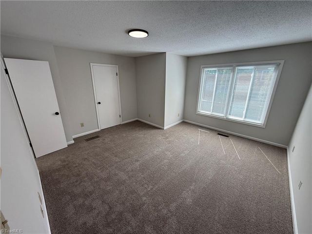 1905 Winding Ridge Road, Winston-salem, NC 27127