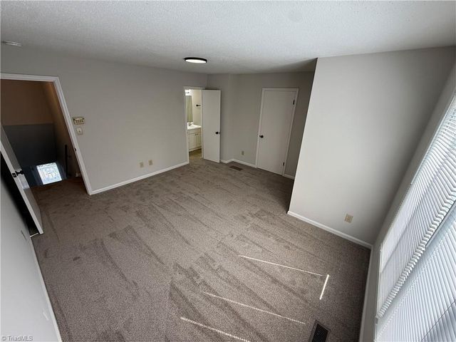 1905 Winding Ridge Road, Winston-salem, NC 27127