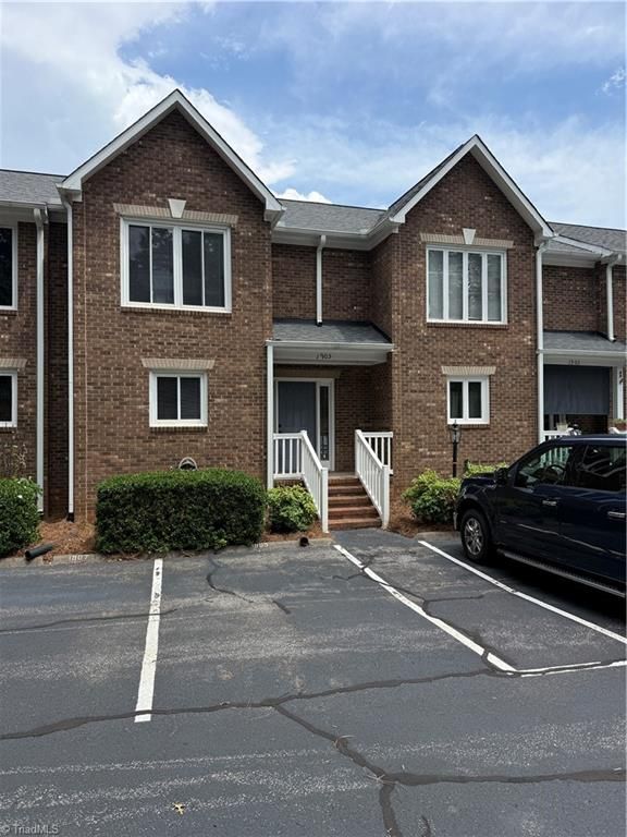 1905 Winding Ridge Road, Winston-salem, NC 27127