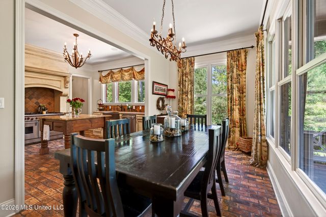 40 Marais Ridge, Hattiesburg, MS 39402