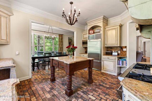 40 Marais Ridge, Hattiesburg, MS 39402
