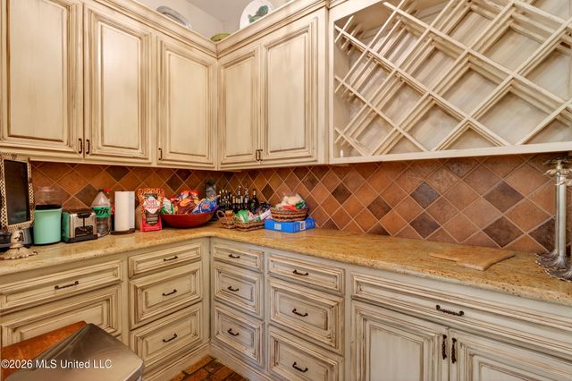 40 Marais Ridge, Hattiesburg, MS 39402
