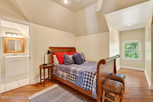 40 Marais Ridge, Hattiesburg, MS 39402