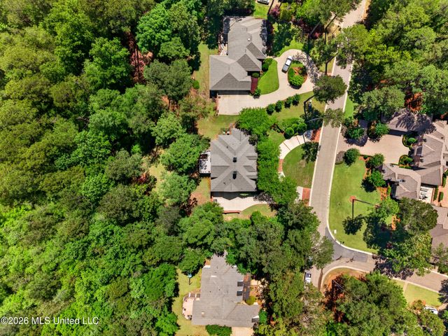 40 Marais Ridge, Hattiesburg, MS 39402