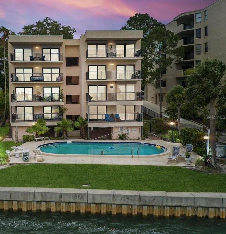 9 TURNER STREET 11, Clearwater, FL 33756