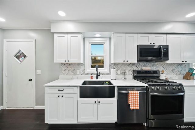 11300 Sharon Valley Road, Brooklyn, MI 49230