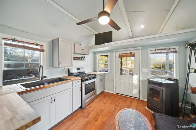 11300 Sharon Valley Road, Brooklyn, MI 49230