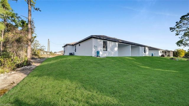 4980 Fairway Ct, Lehigh Acres, FL 33973