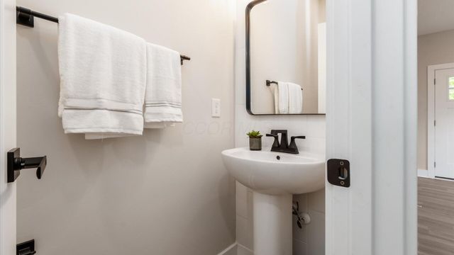13294 Cedar Road NE, Thornville, OH 43076
