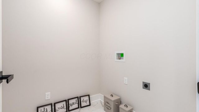 13294 Cedar Road NE, Thornville, OH 43076