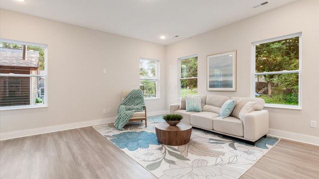 13294 Cedar Road NE, Thornville, OH 43076