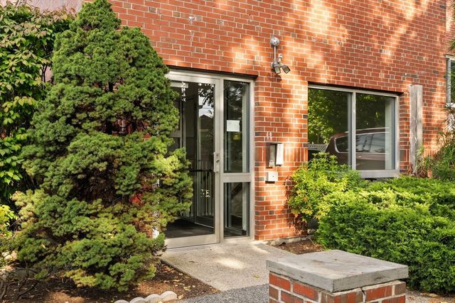 332 Jamaicaway 403, Boston, MA 02130
