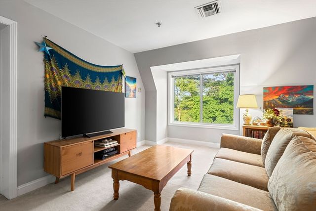 332 Jamaicaway 403, Boston, MA 02130