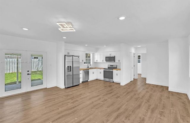 1150 SW 46th Avenue, Plantation, FL 33317