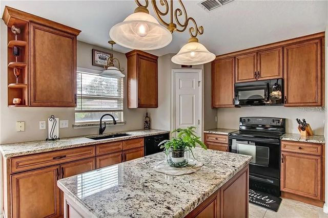 1915 CORNER CREST COURT, Orlando, FL 32820