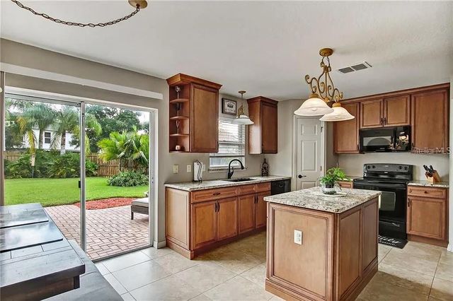 1915 CORNER CREST COURT, Orlando, FL 32820