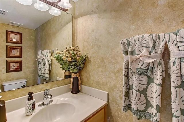 1915 CORNER CREST COURT, Orlando, FL 32820