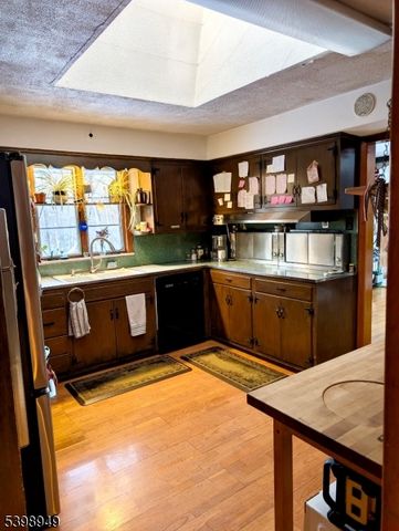 47 Brookside Dr, Warren Twp., NJ 07059