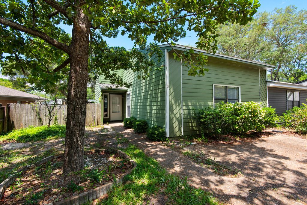 62 4th Avenue 5, Shalimar, FL 32579