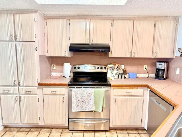 8731 WOODCREST DRIVE, Port Richey, FL 34668