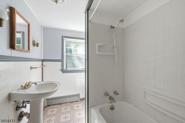 15 Roosevelt Ave, Washington Twp., NJ 07865