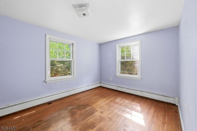 15 Roosevelt Ave, Washington Twp., NJ 07865