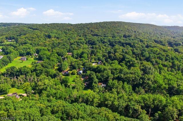 15 Roosevelt Ave, Washington Twp., NJ 07865