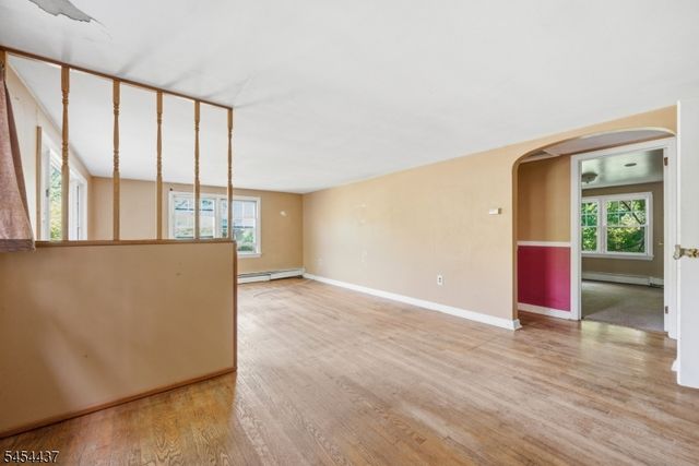 15 Roosevelt Ave, Washington Twp., NJ 07865