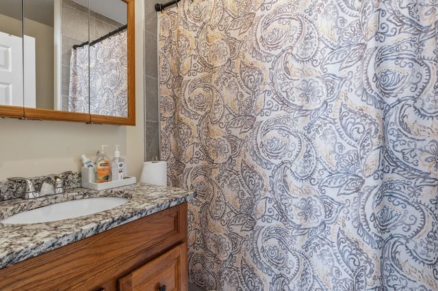 11 Blossom St, Lowell, MA 01852