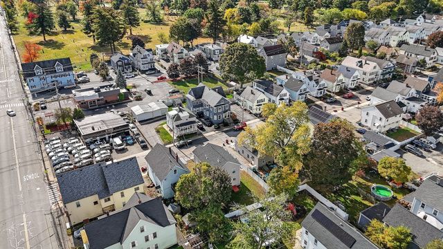 11 Blossom St, Lowell, MA 01852