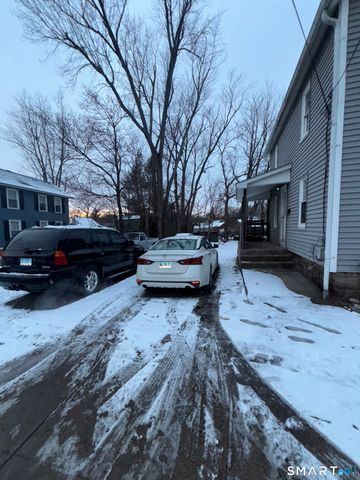 456 Main Street, Southington, CT 06489