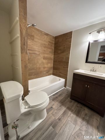 456 Main Street, Southington, CT 06489