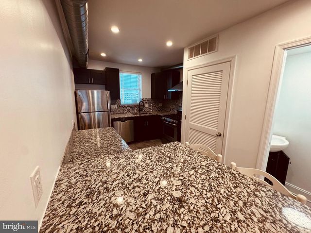 2916 W THOMPSON ST, Philadelphia, PA 19121
