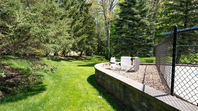164 English Station Road, Greece, NY 14616