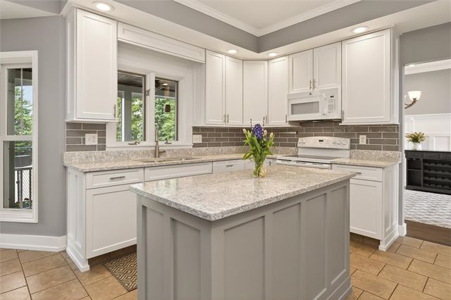 164 English Station Road, Greece, NY 14616