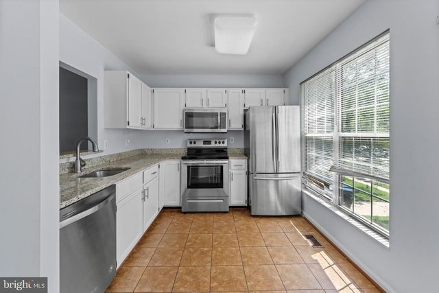 2204 COMMISSARY CIR, Odenton, MD 21113