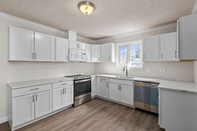 826 4th Ave, Beaver Falls, PA 15010