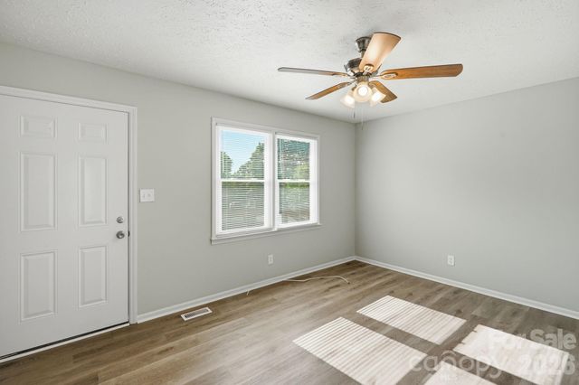 202 Cooke Circle, Kings Mountain, NC 28086