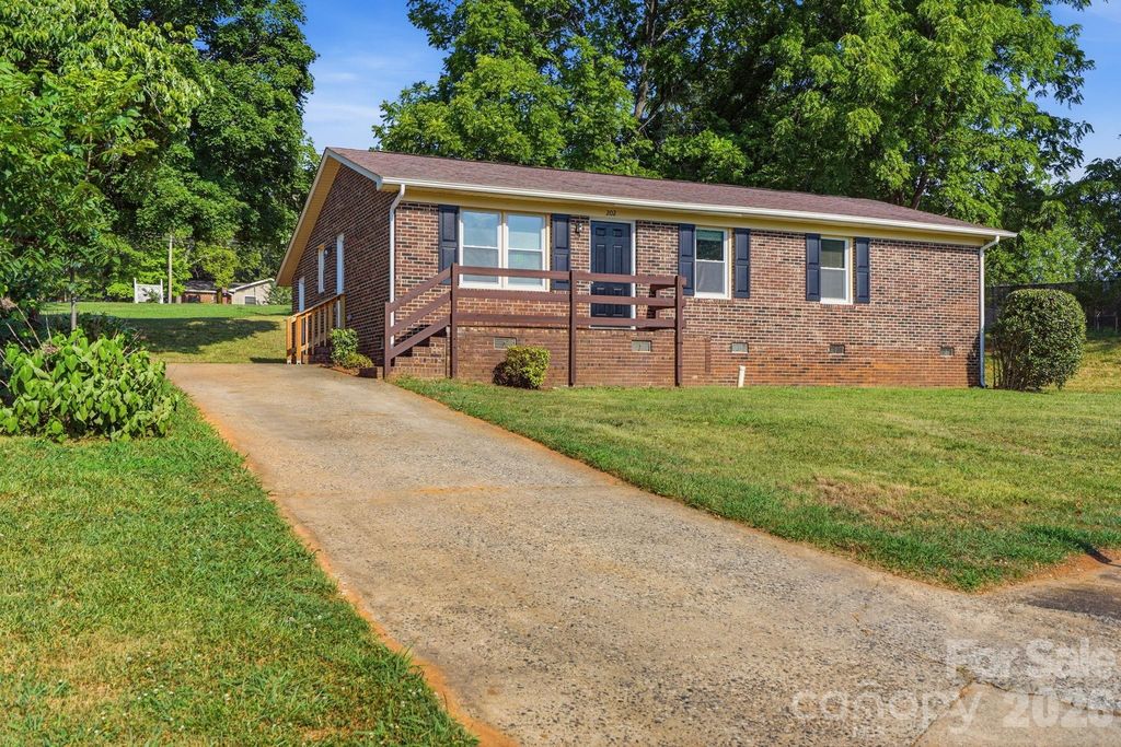 202 Cooke Circle, Kings Mountain, NC 28086