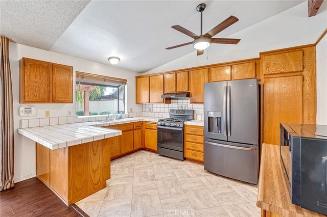 4883 Newport Lane, Riverside, CA 92504