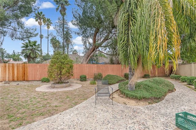 4883 Newport Lane, Riverside, CA 92504