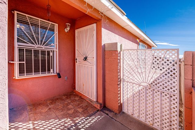 7620 April Flower Place SW, Albuquerque, NM 87121