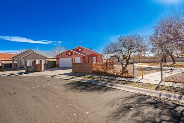 7620 April Flower Place SW, Albuquerque, NM 87121